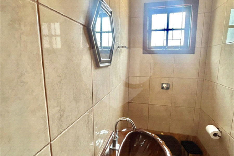 Sobrado à venda com 3 quartos, sendo 1 suíte, em Parada Inglesa, São Paulo, SP