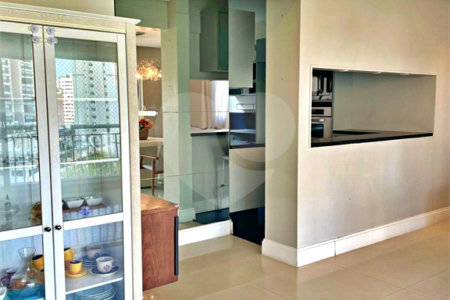 Apartamento à venda com 3 suítes em Jardim Ampliação, São Paulo, SP
