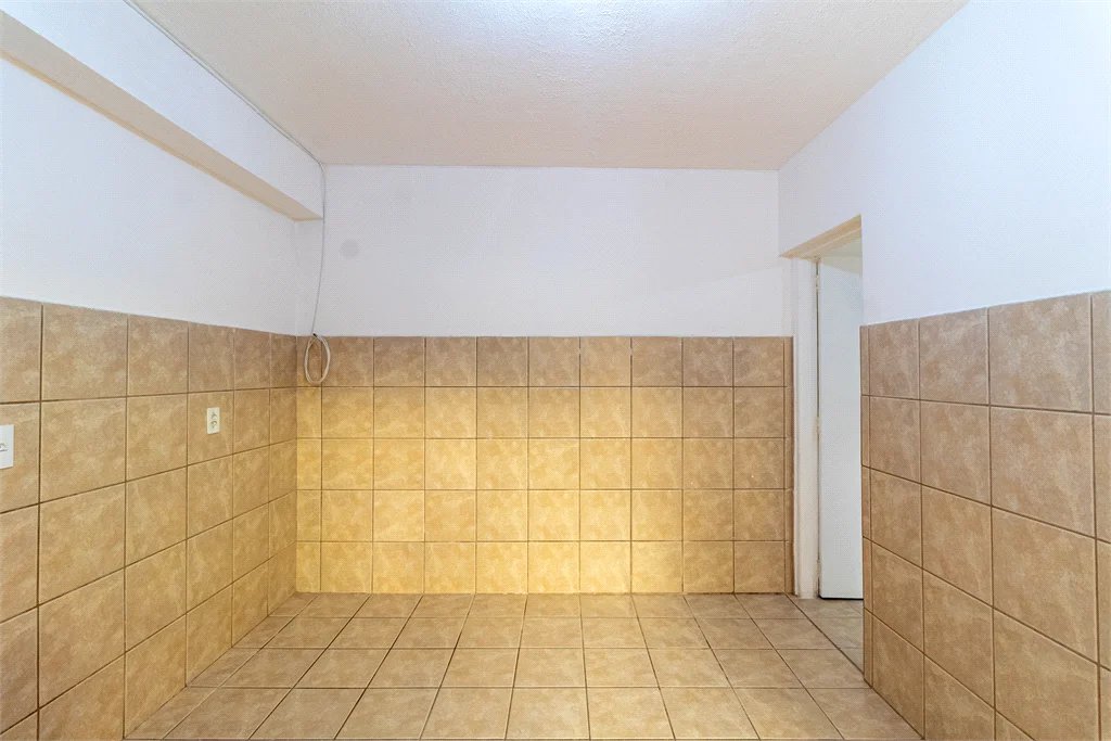 Casa à venda com 3 quartos, sendo 1 suíte, em Jardim Paris, São Paulo, SP