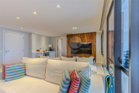 Apartamento à venda com 3 suítes em Chácara Santo Antônio, São Paulo, SP