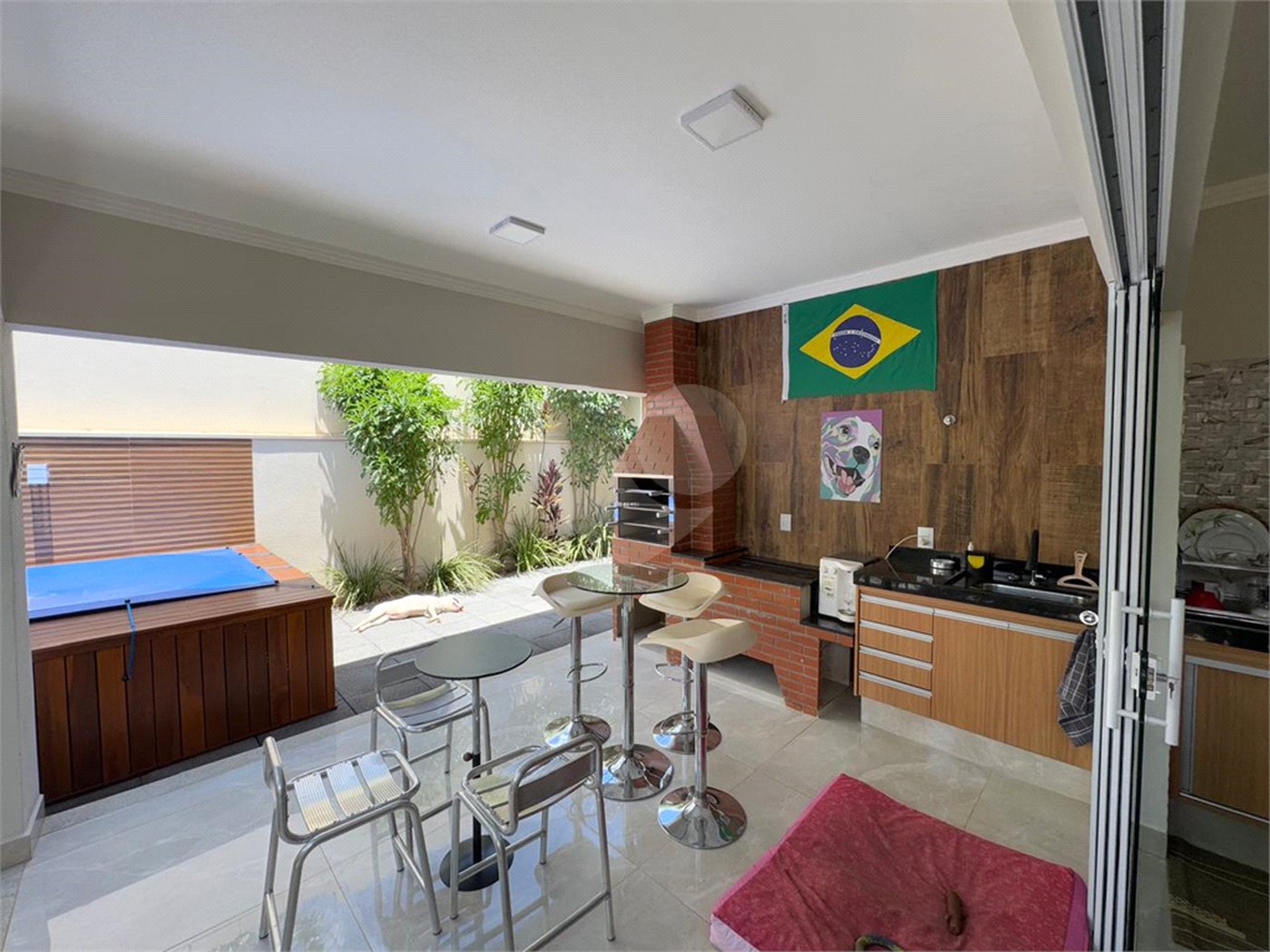 Casa térrea no Condomínio Faixa Azul