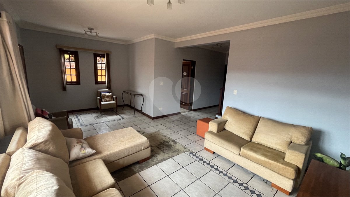 Sobrado à venda ou para alugar com 4 quartos, sendo 2 suítes, em Jardim Terceiro Centenário, Atibaia, SP
