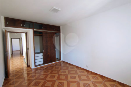Casa à venda com 3 quartos, sendo 1 suíte, em Vila Vianelo, Jundiaí, SP
