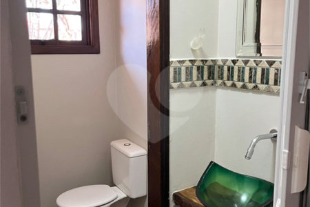 Casa Térrea à venda com 5 quartos, sendo 3 suítes,  em Vila Oliveira, Mogi das Cruzes, SP