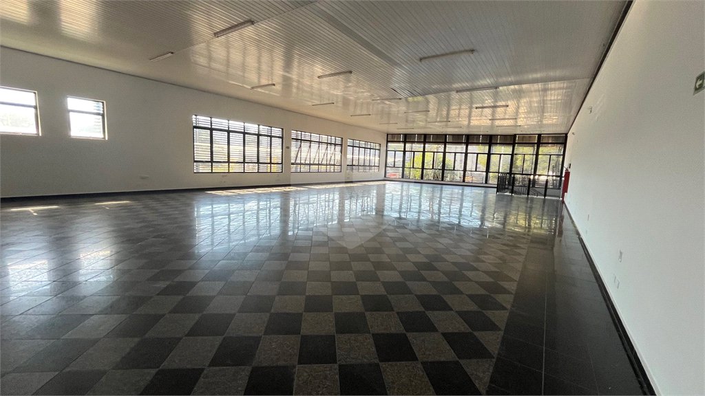 Salão Comercial para alugar em Vila Thais, Atibaia, SP