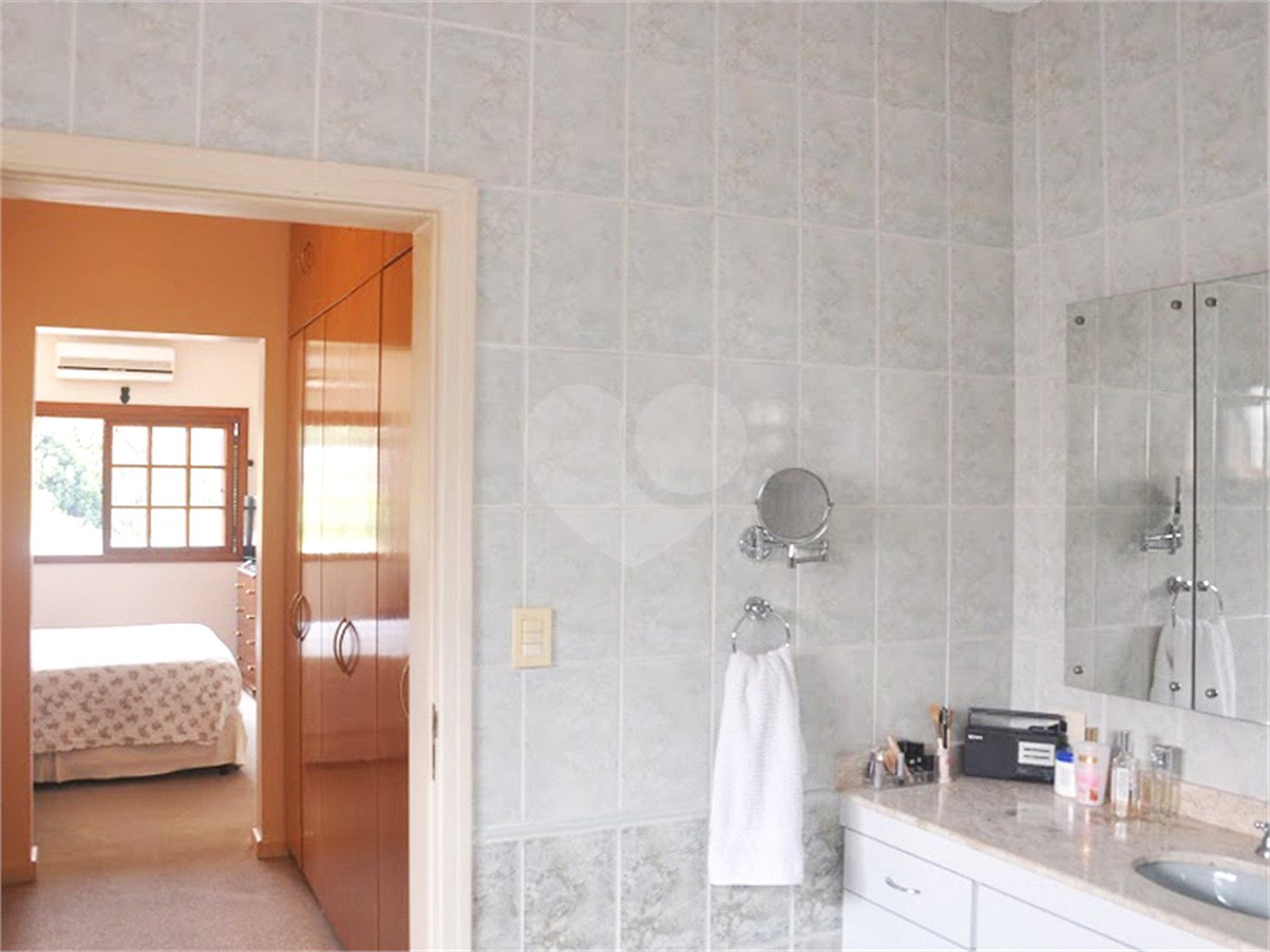 Sobrado à venda com 4 quartos, sendo 2 suítes,  em Alto da Boa Vista, São Paulo, SP