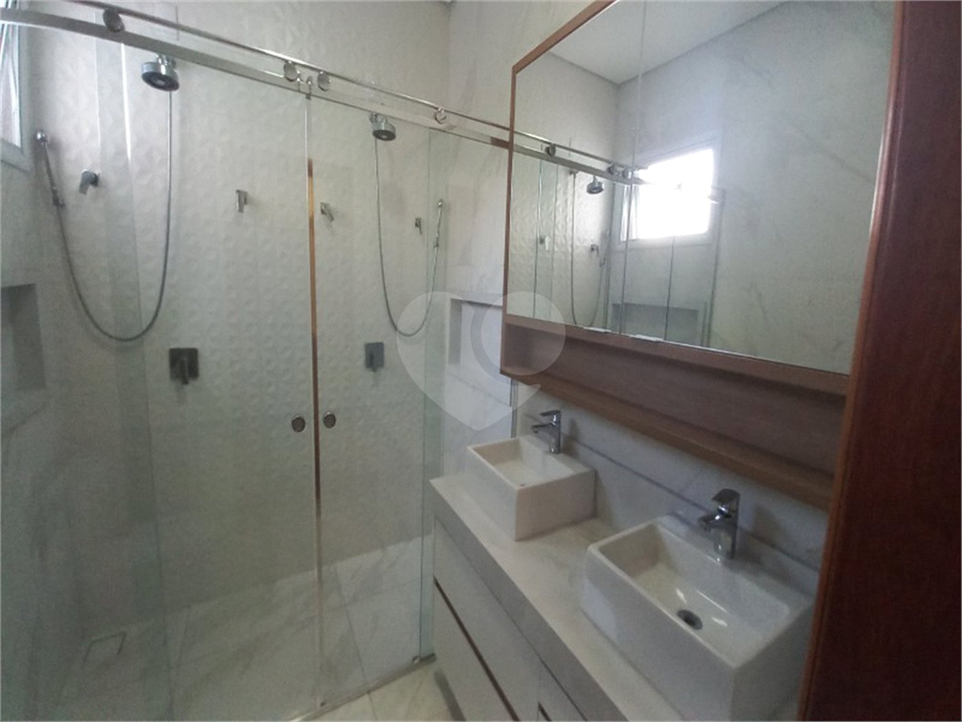 Casa à venda com 3 suítes no condomínio Piemonte, Indaiatuba - SP