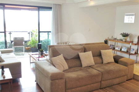 Apartamento à venda com 4 quartos, sendo 3 suítes,  em Saúde, São Paulo, SP