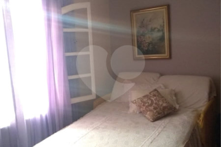 Casa à venda com 5 quartos, sendo 3 suítes,  em Vila Oliveira, Mogi das Cruzes, SP
