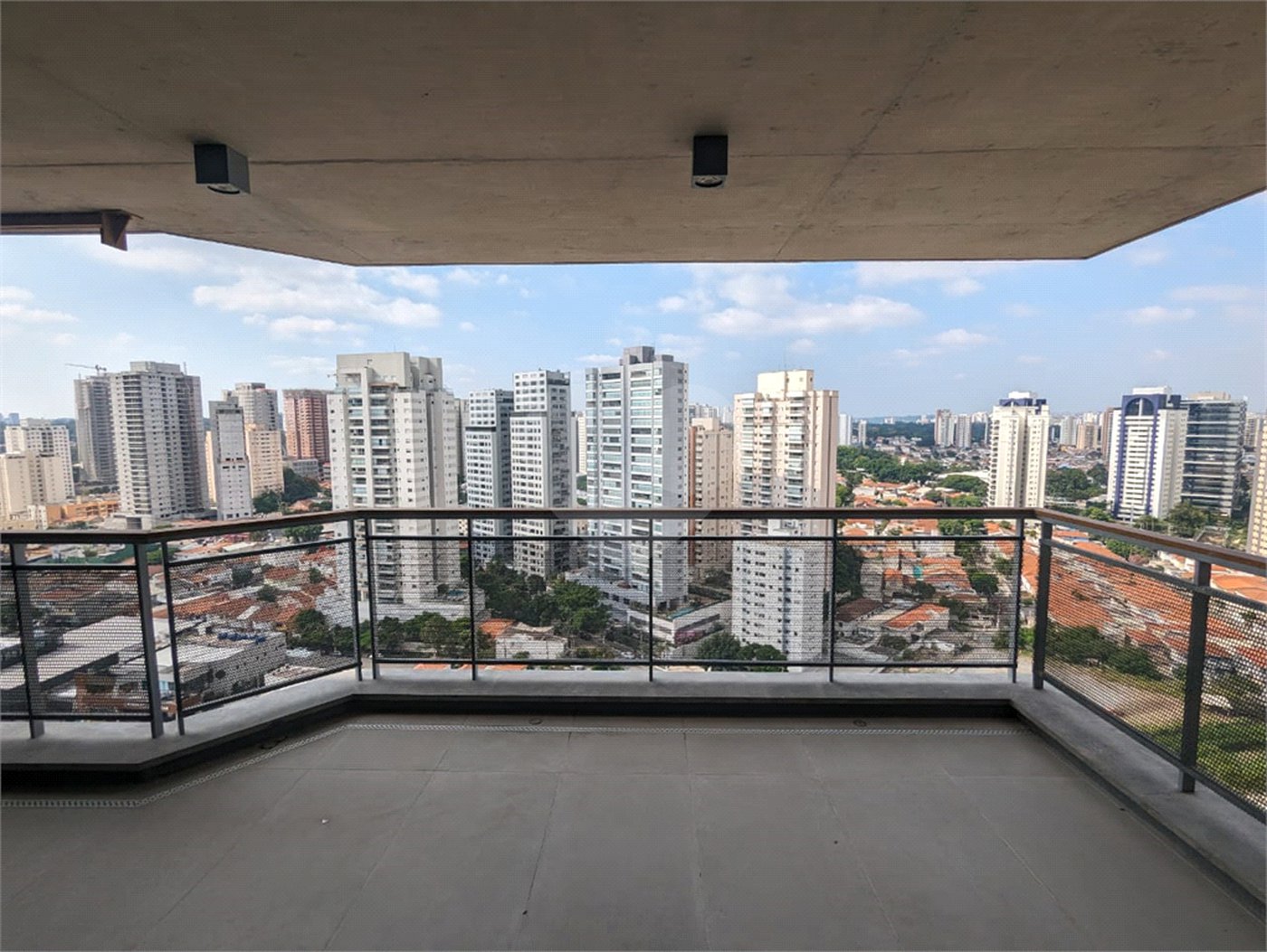 Apartamento à venda com 3 quartos, sendo 2 suítes, em Jardim das Acácias, São Paulo, SP