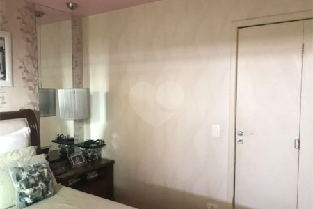 Casa à venda com 4 quartos, sendo 2 suítes,  no condomínio Conjunto Residencial Green Village I, Mogi das Cruzes - SP