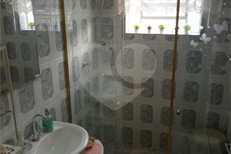 Casa à venda com 3 quartos, sendo 2 suítes, em Vila Flávio, Mogi das Cruzes, SP