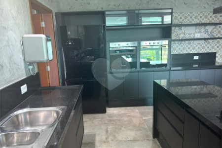 Casa à venda com 3 suítes no condomínio Aruã, Mogi das Cruzes - SP