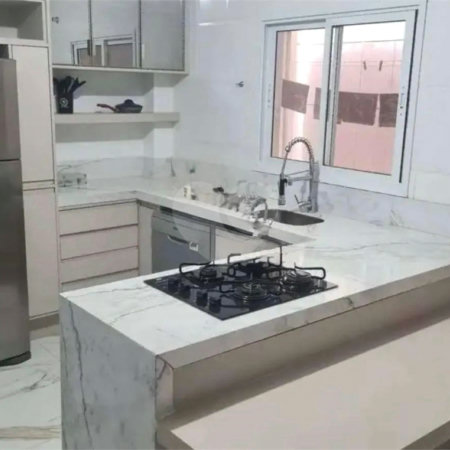 Casa à venda com 2 quartos no condomínio Karolyne, Votorantim - SP