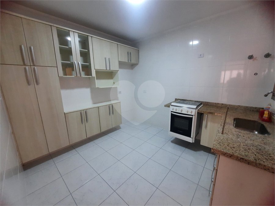 Casa para alugar com 3 quartos, sendo 1 suíte,  no condomínio Residencial Sol Francisco, São Paulo - SP