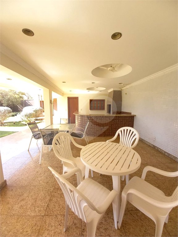 Casa à venda com 5 quartos, sendo 2 suítes, no condomínio Estância Marambaia, Vinhedo - SP