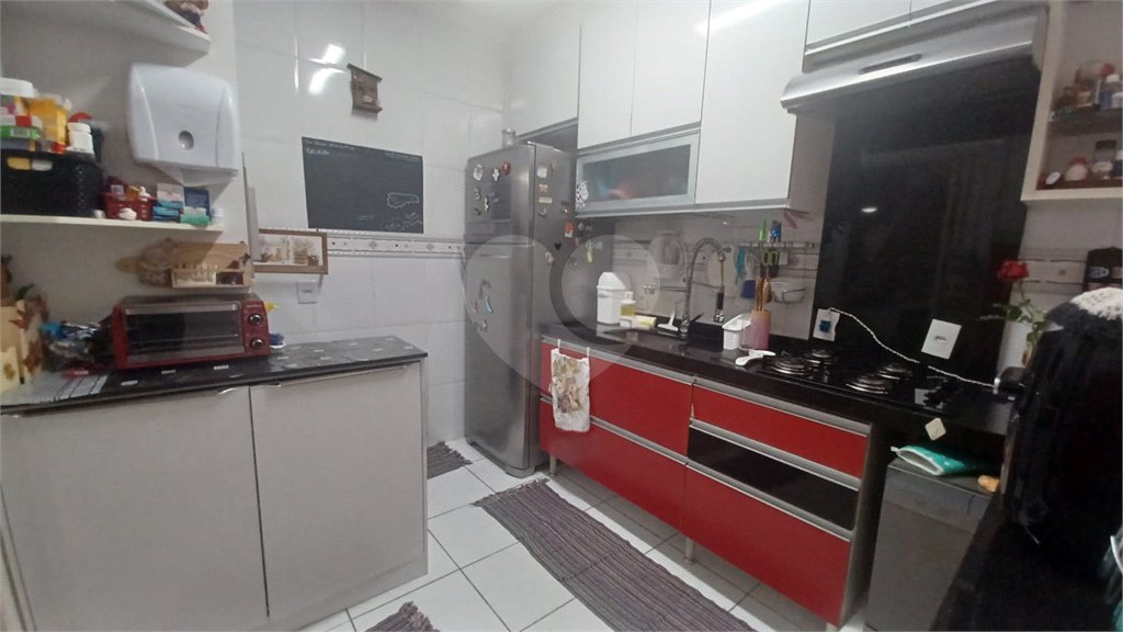 Casa à venda com 3 quartos, sendo 1 suíte, no condomínio Santanna, São Paulo - SP