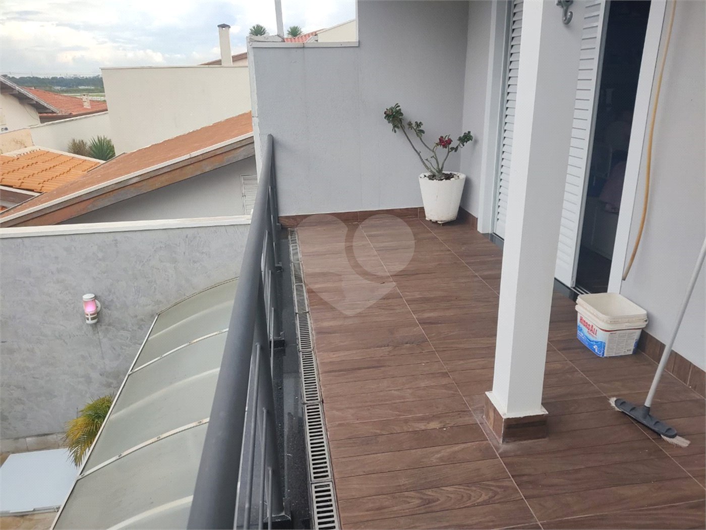 Casa à venda com 4 suítes no condomínio Okinawa, Paulínia - SP