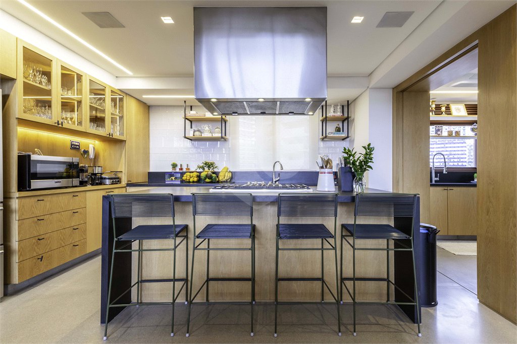 Apartamento à venda com 3 suítes em Jardim das Bandeiras, São Paulo, SP