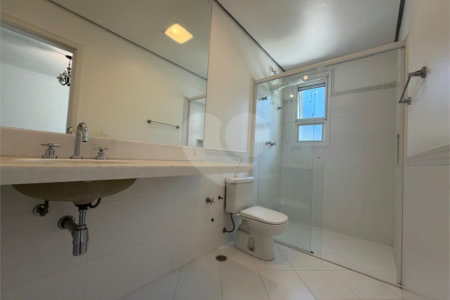 Casa à venda ou para alugar com 4 quartos, sendo 3 suítes, em Alto da Boa Vista, São Paulo, SP