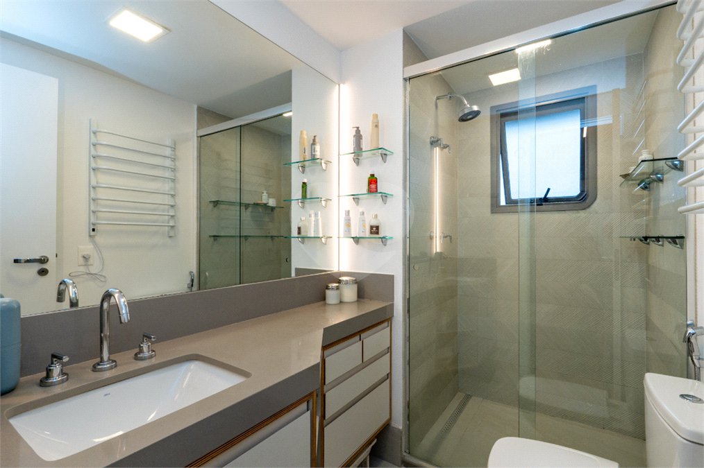 Apartamento à venda com 3 suítes em Campo Belo, São Paulo, SP