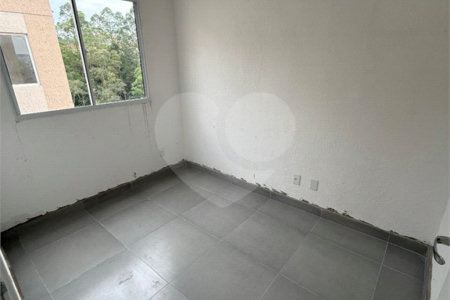 Casa em condomínio à venda com 2 quartos em Jardim Petrópolis, Cotia, SP