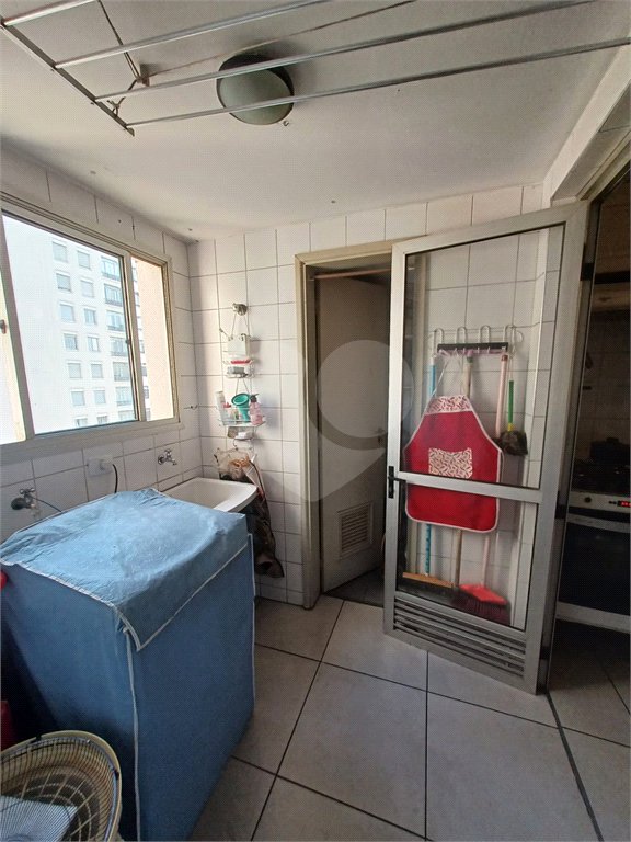 Apartamento à venda com 3 quartos, sendo 1 suíte, em Jardim das Acácias, São Paulo, SP