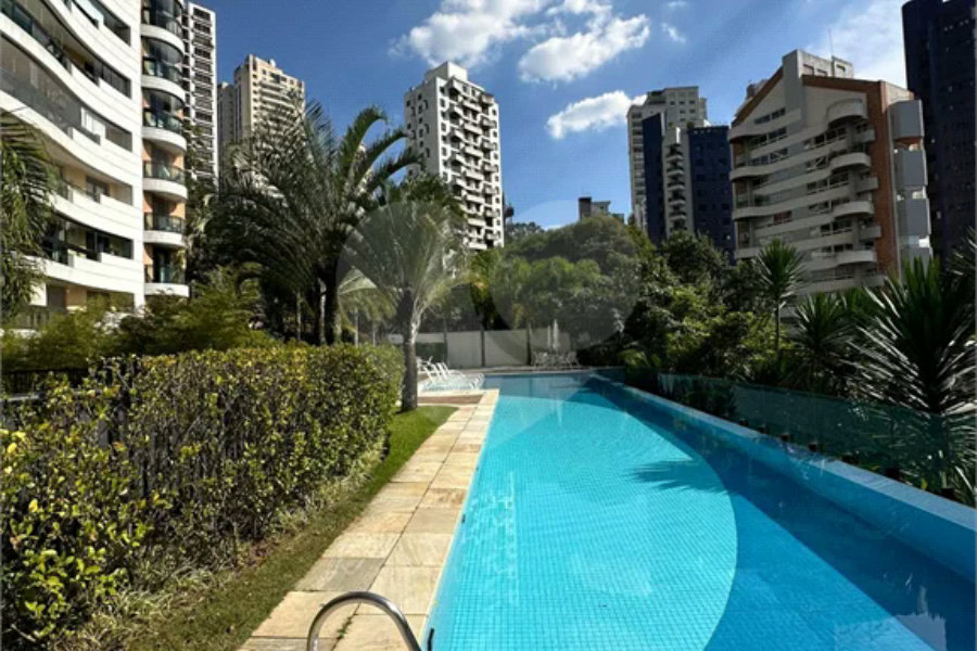 Apartamento à venda com 3 suítes em Morumbi, São Paulo, SP