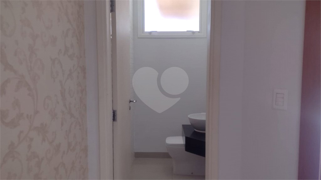 Casa à venda com 3 quartos, sendo 1 suíte, no condomínio Residencial Bouganville, Araraquara - SP