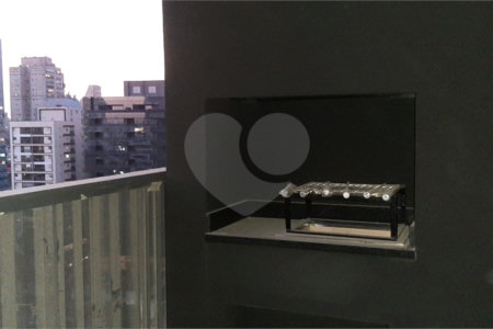 Apartamento para alugar com 3 suítes em Jardim das Acácias, São Paulo, SP