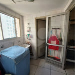 Apartamento à venda com 3 quartos, sendo 1 suíte, em Jardim das Acácias, São Paulo, SP