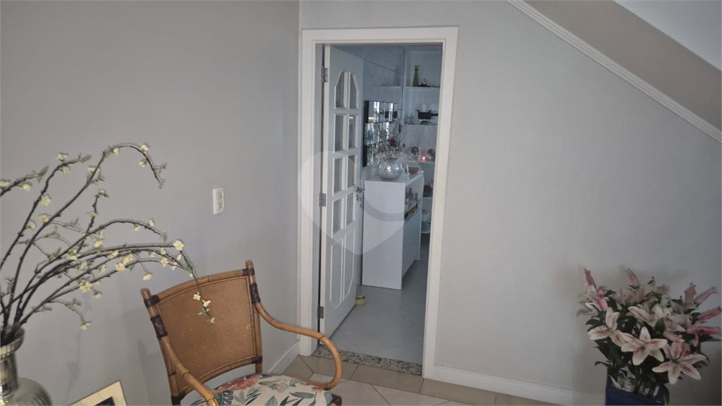 Sobrado à venda com 3 quartos, sendo 1 suíte, em Tremembé, São Paulo, SP