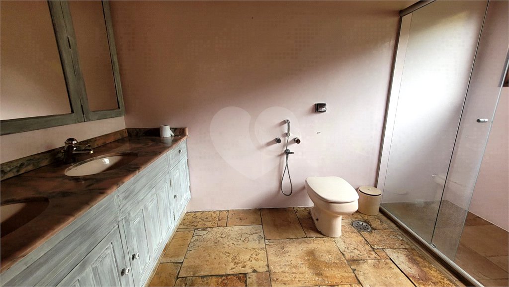 Casa à venda ou para alugar com 3 quartos, sendo 1 suíte, no condomínio Associação Reserva das Hortênsias, Mairiporã - SP