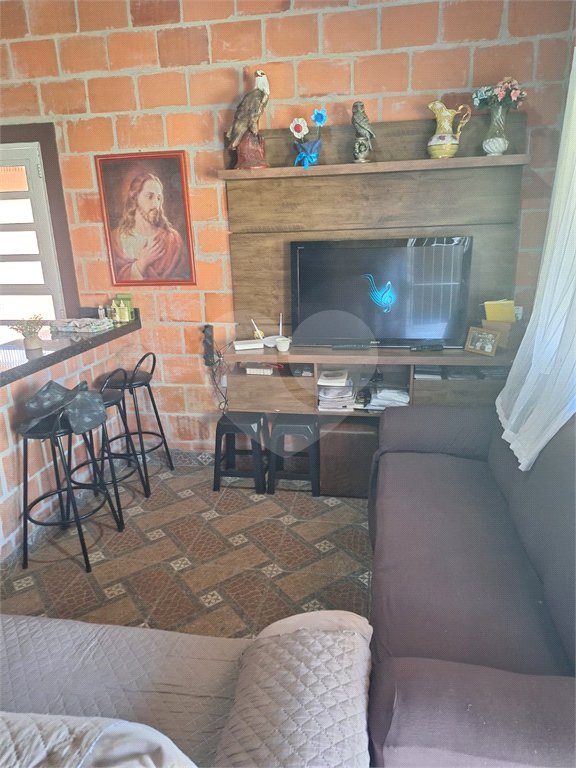 Casa em condomínio à venda com 3 quartos, sendo 1 suíte,  no Centro, Bom Jesus dos Perdões, SP