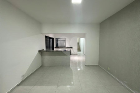 Casa Térrea à venda com 3 quartos, sendo 1 suíte,  em Vila Suissa, Mogi das Cruzes, SP