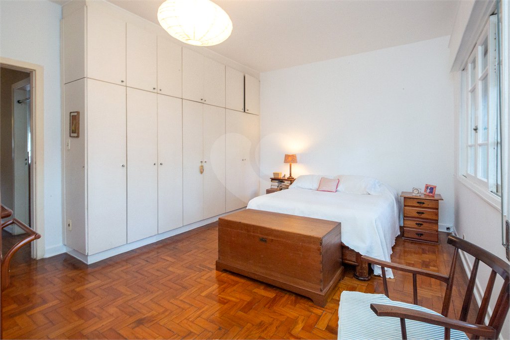 Casa à venda com 3 quartos, sendo 1 suíte, em Alto da Boa Vista, São Paulo, SP
