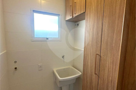 Sobrado à venda com 3 quartos, sendo 1 suíte, em Jardim do Lago, Atibaia, SP