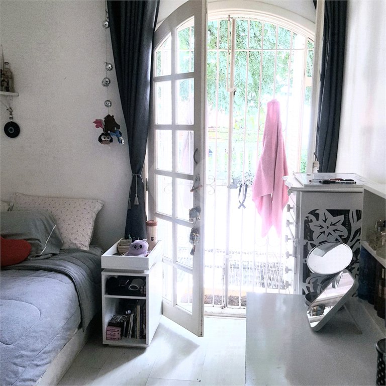 Sobrado à venda com 4 quartos, sendo 2 suítes, em Jardim Leonor, São Paulo, SP