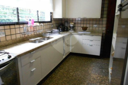 Sobrado à venda com 5 suítes em Morumbi, São Paulo, SP