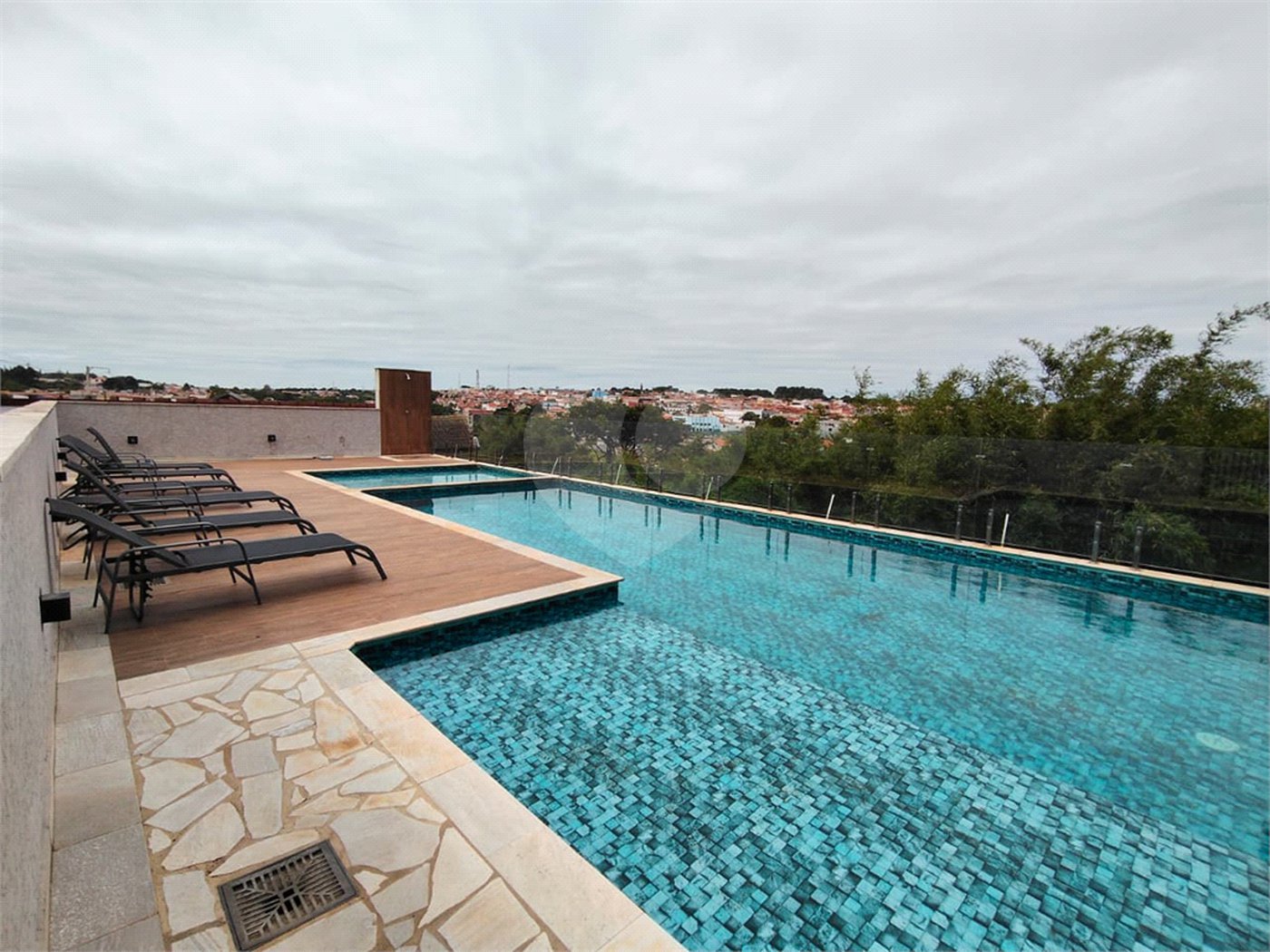 Apartamento à venda ou para alugar com 3 quartos, sendo 2 suítes, em Vila Ginez, Itapetininga, SP