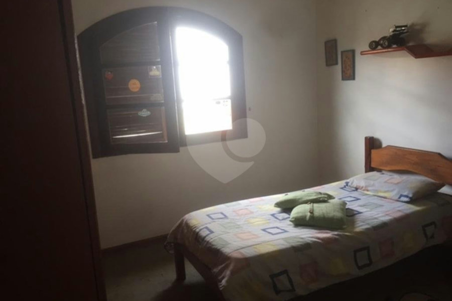 Sobrado à venda com 4 suítes em Tremembé, São Paulo, SP