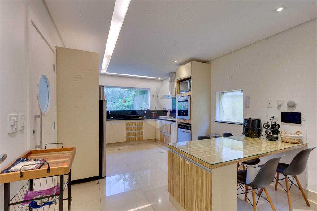Casa Térrea à venda com 4 suítes em Jardim Marajoara, São Paulo, SP