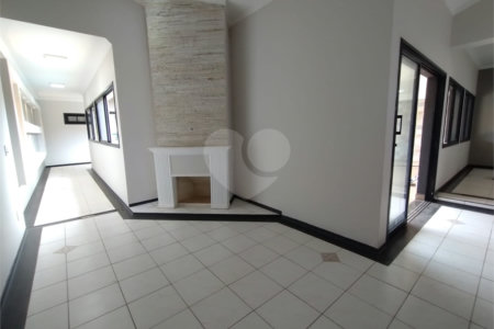 Casa à venda com 2 suítes em Vila Oliveira, Itapetininga, SP