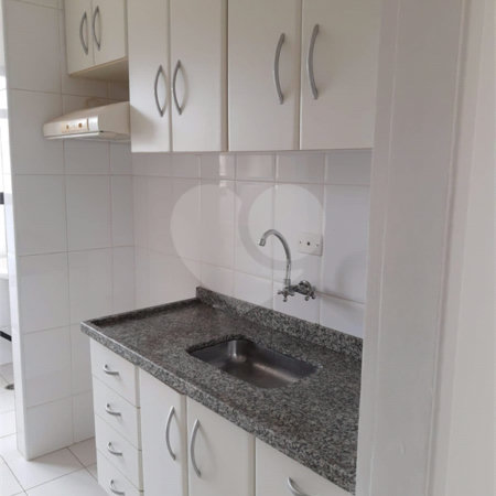 Apartamento no Condomínio Residencial Hadad.