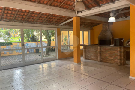 Casa à venda com 3 quartos, sendo 1 suíte,  no condomínio Vilagio Viccino, São Paulo - SP