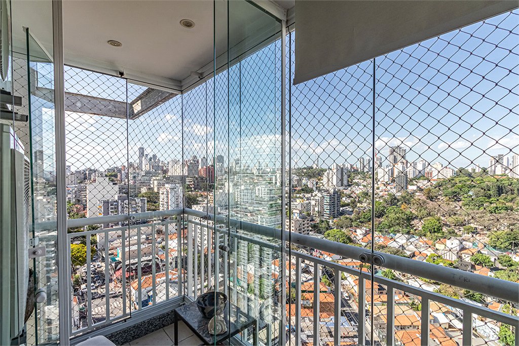 Apartamento à venda com 3 quartos, sendo 1 suíte, em Pinheiros, São Paulo, SP
