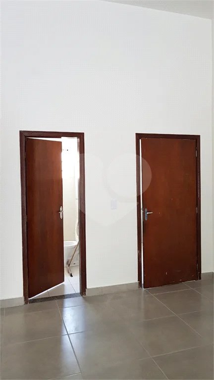 sala comercial_Jardim Bom Principio- Indaiatuba-SP. AU 60m2 valor locacao R$880,00 mais valor iptu.