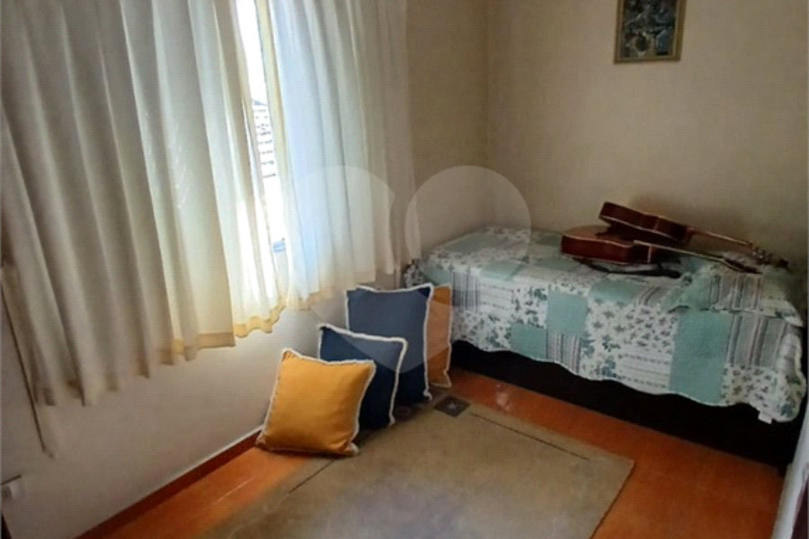 Sobrado à venda com 4 quartos, sendo 2 suítes, em Vila Constança, São Paulo, SP