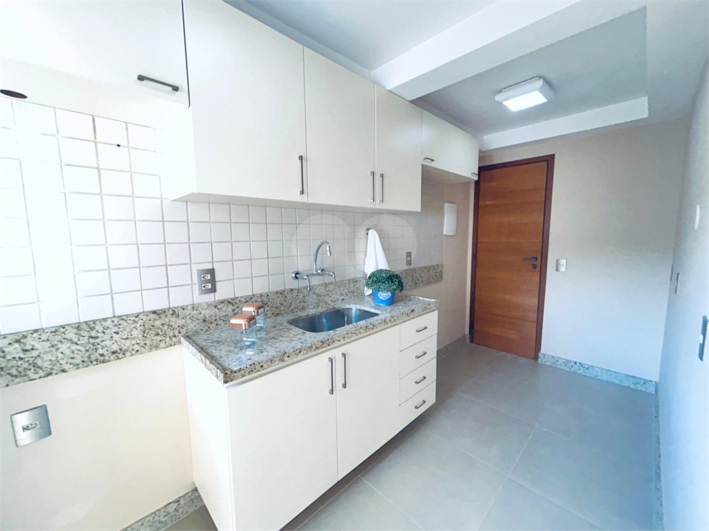 Apartamento à venda com 2 quartos, sendo 1 suíte, em Grajaú, Rio de Janeiro, RJ