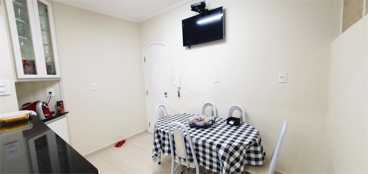 Sobrado à venda com 4 quartos, sendo 3 suítes, em Vila Paulicéia, São Paulo, SP